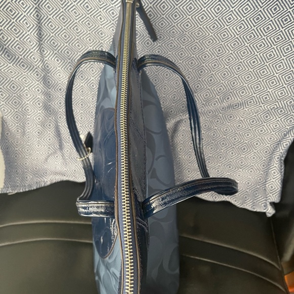 COACH NYLON BAG IN NAVY - Picture 8 of 16